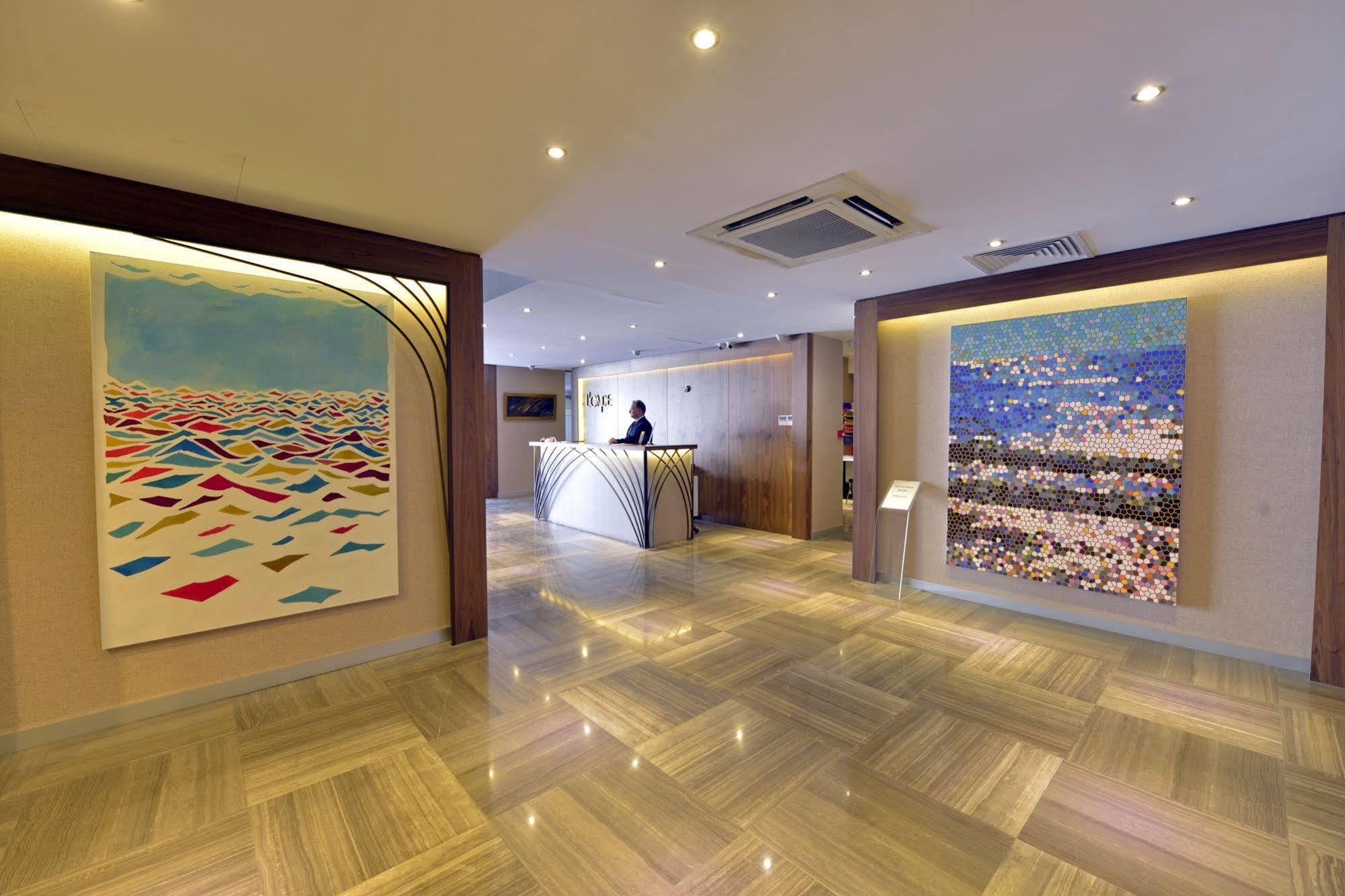 Upsuites Hotel Istanbul Exterior foto